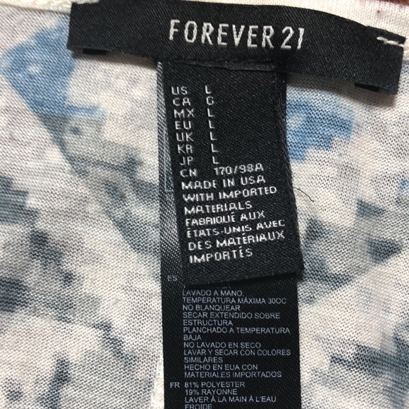 Printed top with slits on side. - Picture 3 of 3